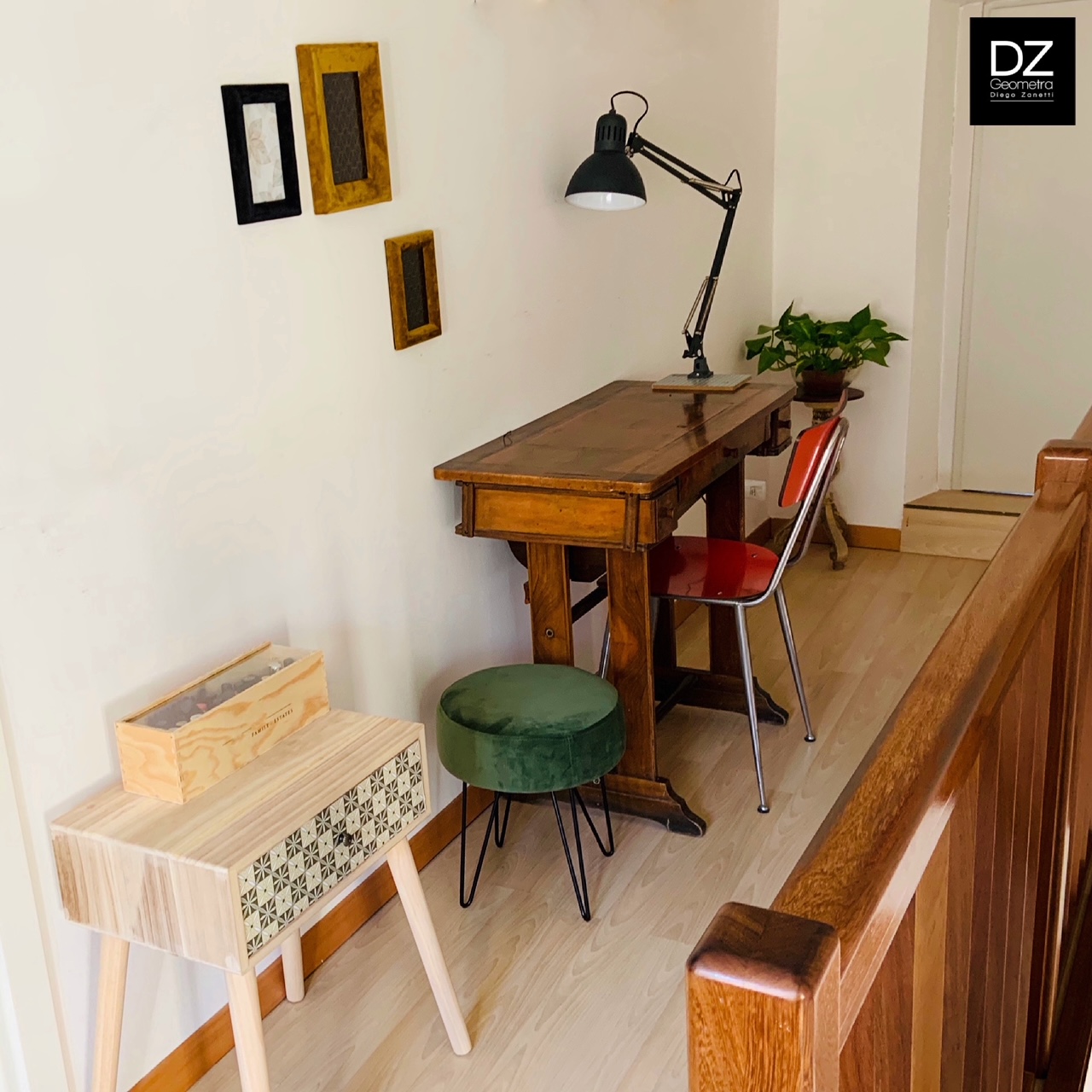 Arredare il corridoio: ecco un'idea vintage