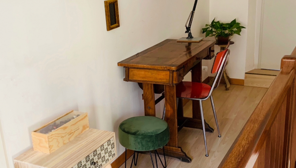 Arredare il corridoio: ecco un'idea vintage